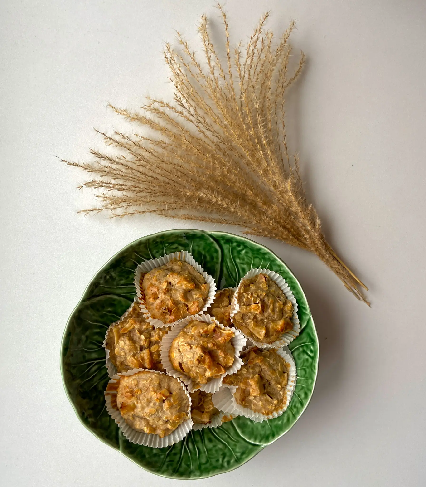 morgenmad muffins med aebler og kanel